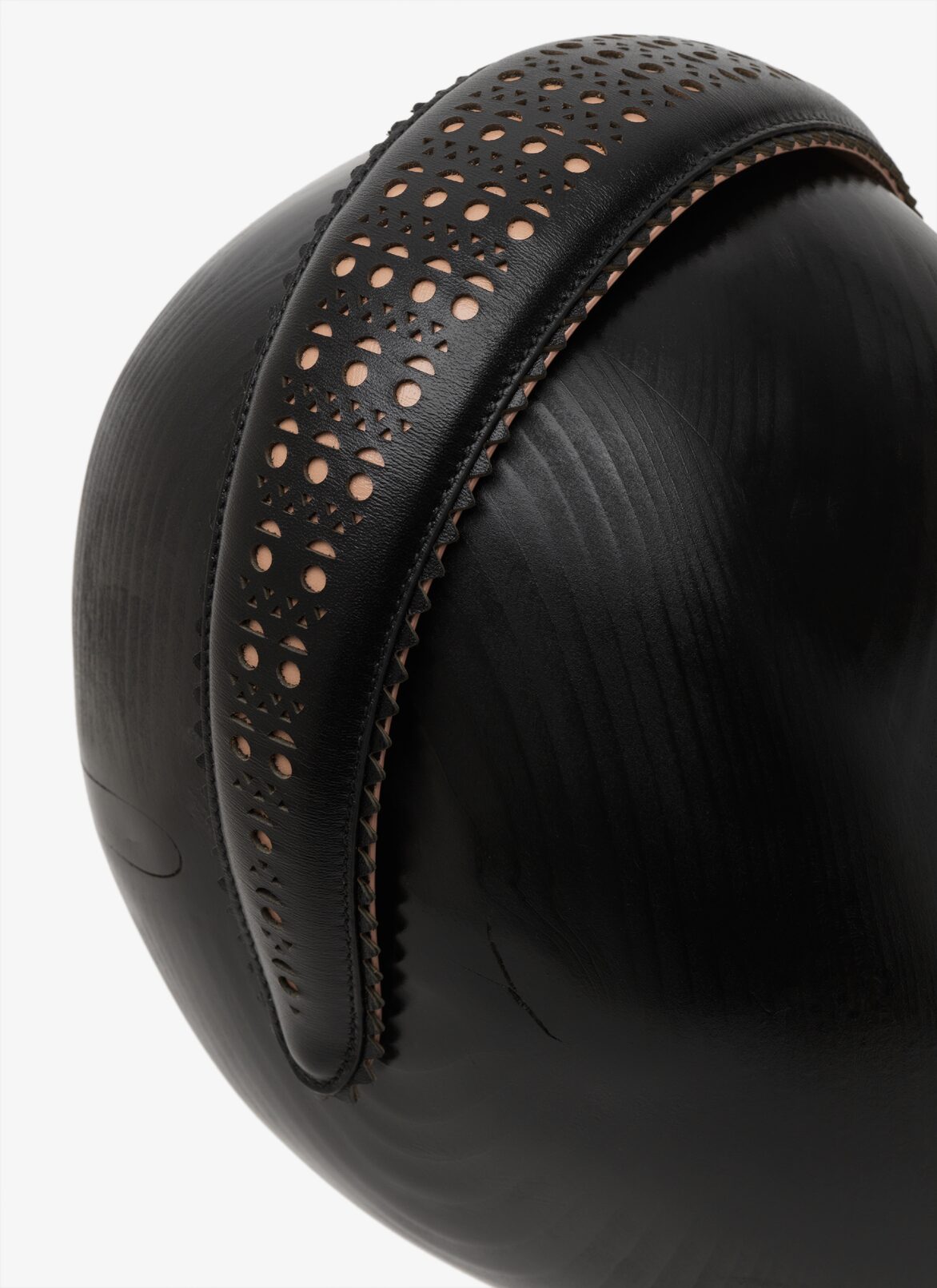 OPENWORK LEATHER HEADBAND ALAÏA BLACK/SAND OPENWORK LEATHER HEADBAND